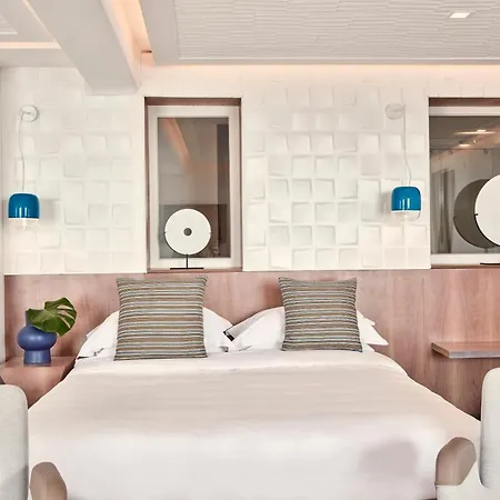Myconian Korali Relais & Chateaux Hotel 5*