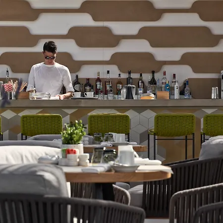 호텔 미코니안 코랄리 흘래&샤토 5*