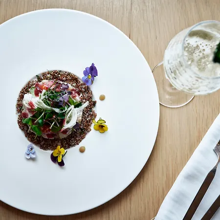 미코니안 코랄리 흘래&샤토 5*