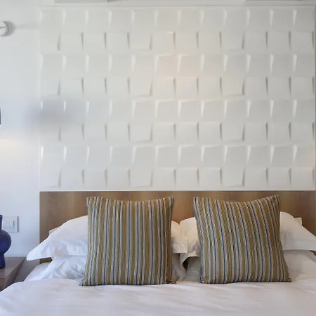 미코니안 코랄리 흘래&샤토 5*